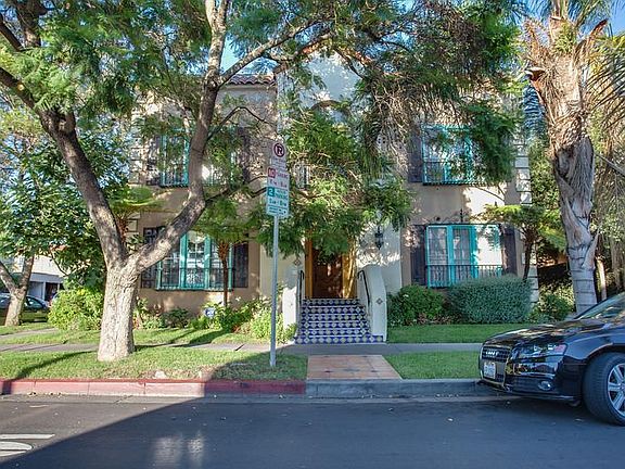 3rd image of 366 N Curson Ave APT 6