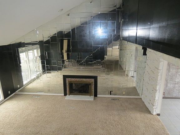 5th image of 2111 W Sun Valley Pkwy