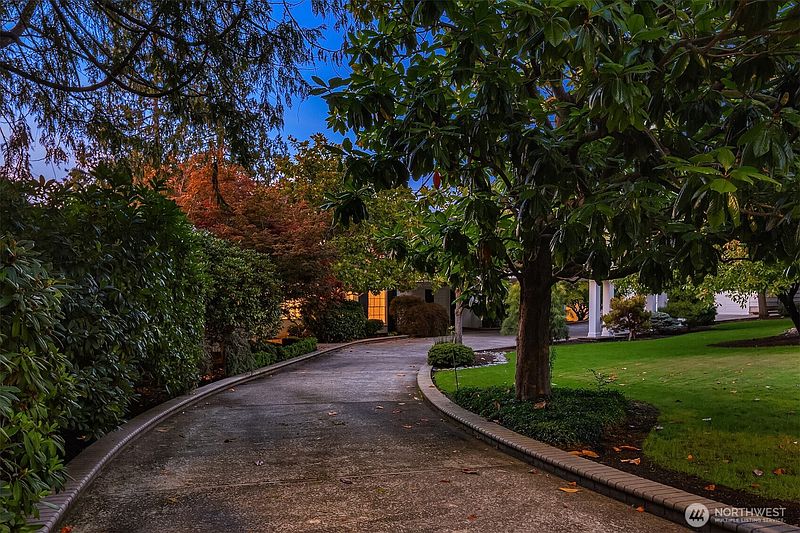 5th image of 3727 Shore Avenue