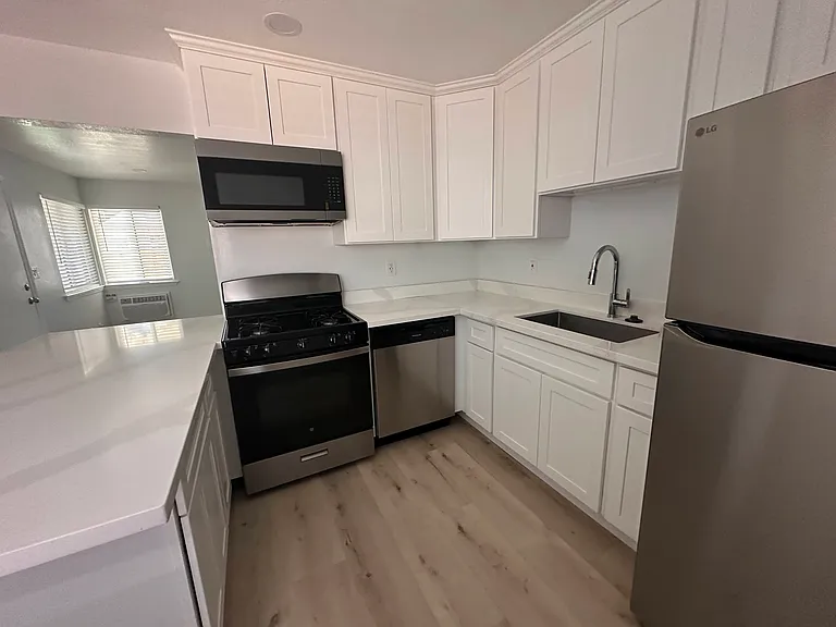 1350 Warburton Ave #6 — Photo 7