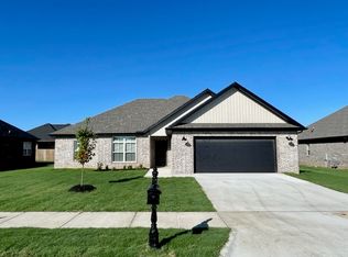 1001 Parker Ln, Pea Ridge, AR 72751