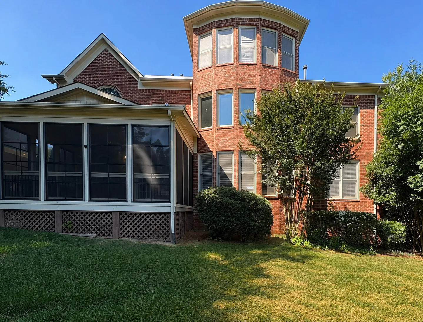 5 bed, 4775 sqft, $4,300 — Photo 4