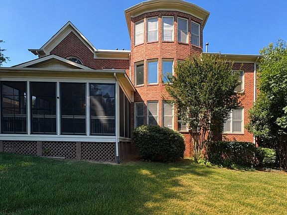 4th image of 7010 Stanbury Dr