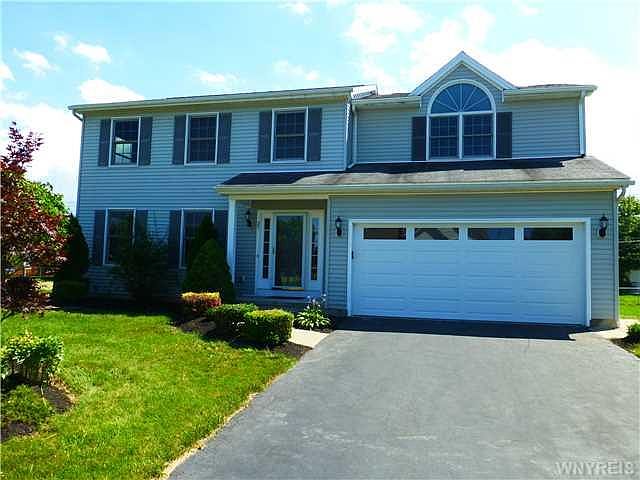 1st image of 27 Bridgehampton Cir