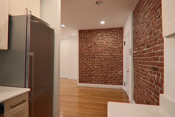 Rented by PMG Real Estate  | media 19