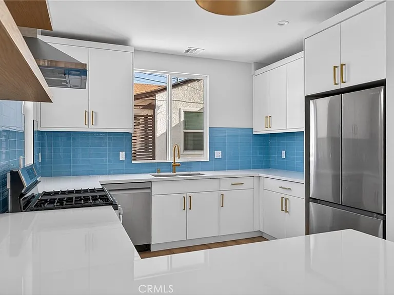 11548 Burke St #B — Photo 16