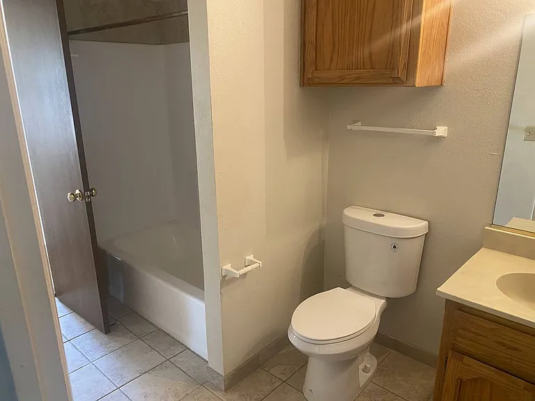 1529 Racquet Club Dr #B — Photo 7