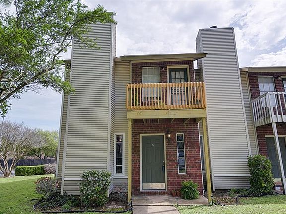 2nd image of 1841 River Crossing Cir APT A