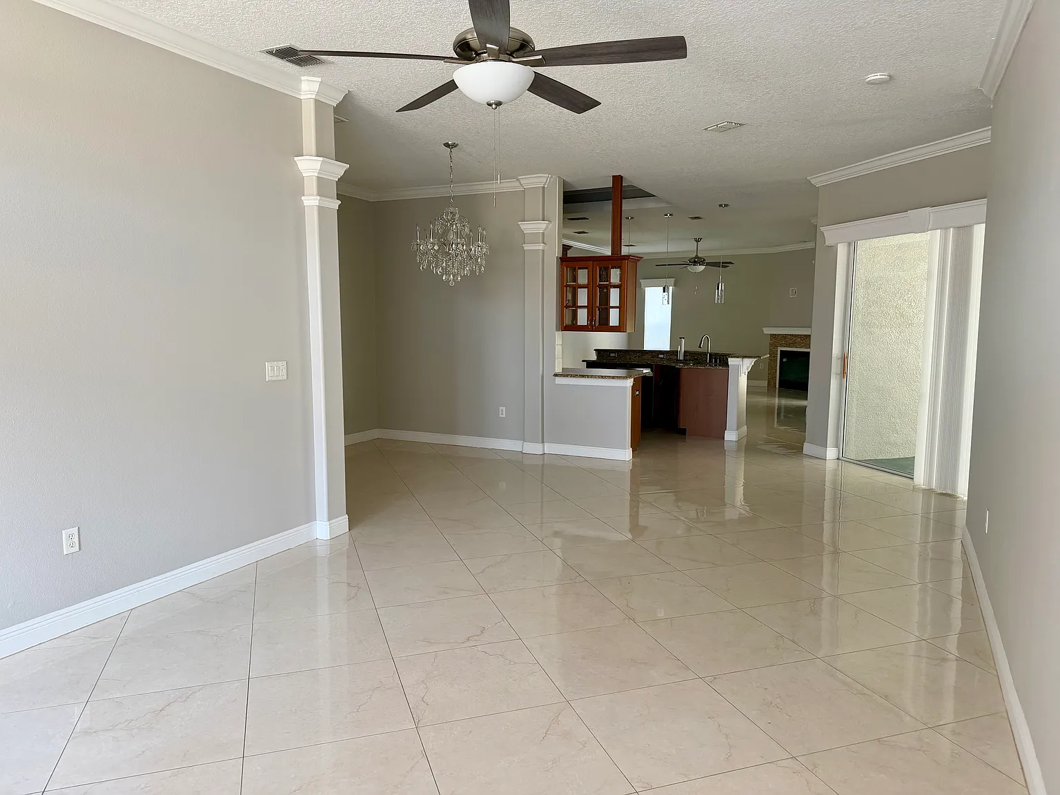 8227 Wild Oaks Way — Photo 4