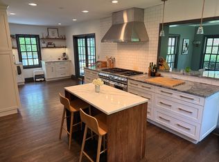 1015 Roosevelt Dr, Chapel Hill, NC 27514