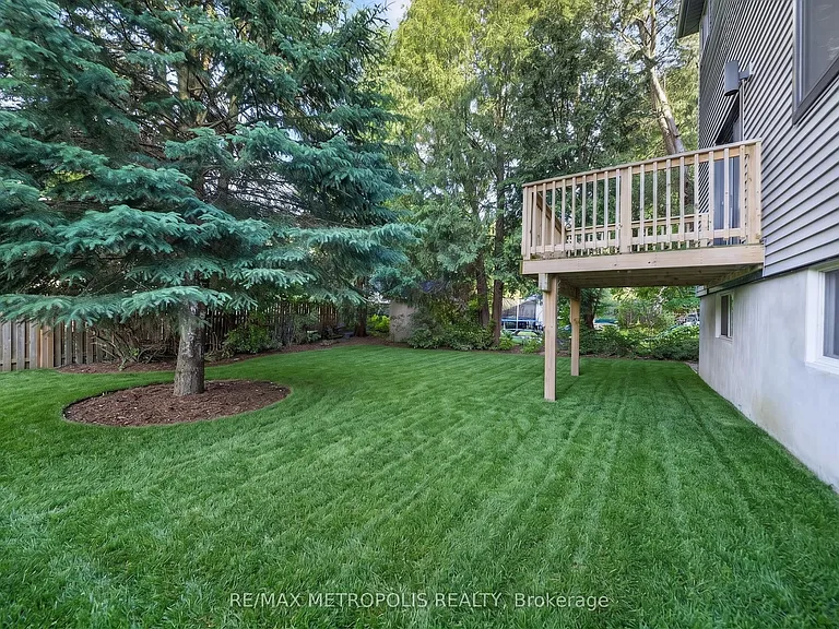 55 Russ St — Photo 28