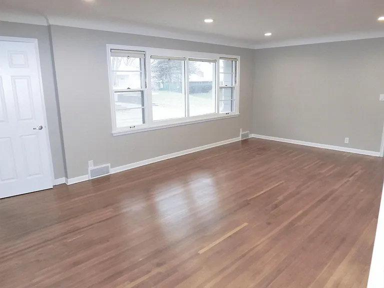 708 S 67th St — Photo 13