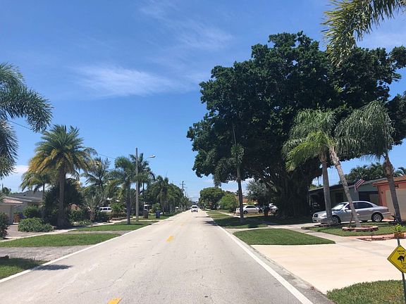 4th image of 271 SE 6th Ave