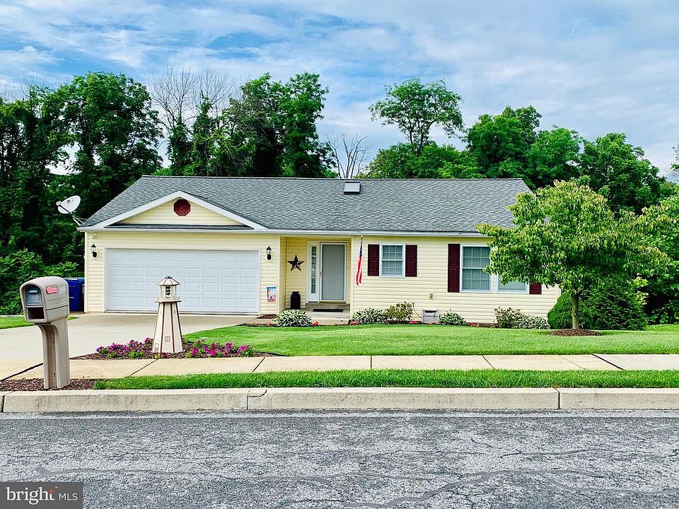1st image of 344 Dogwood Ln