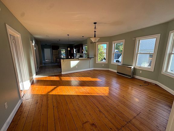 5th image of 152 Washburn Ave #2