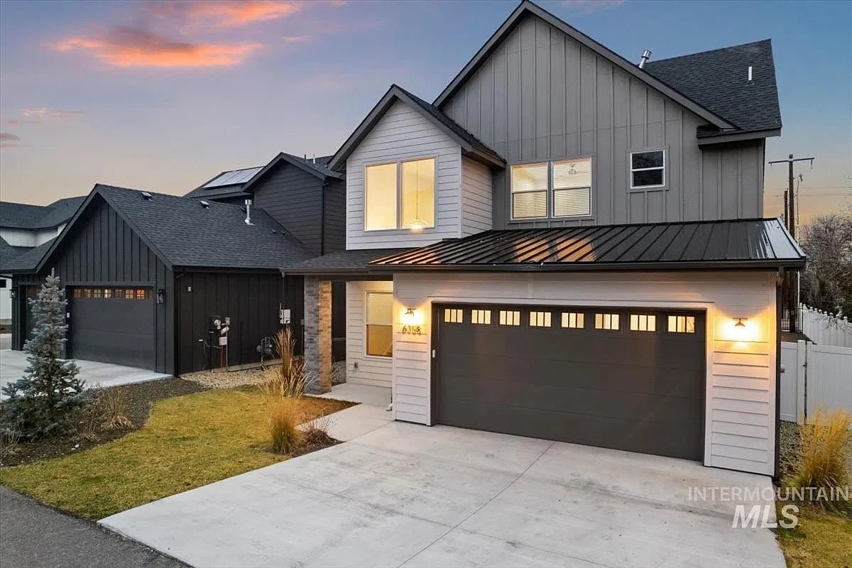 3 bed, 3.5 bath, 2517 sqft, $4,500 — Photo 1