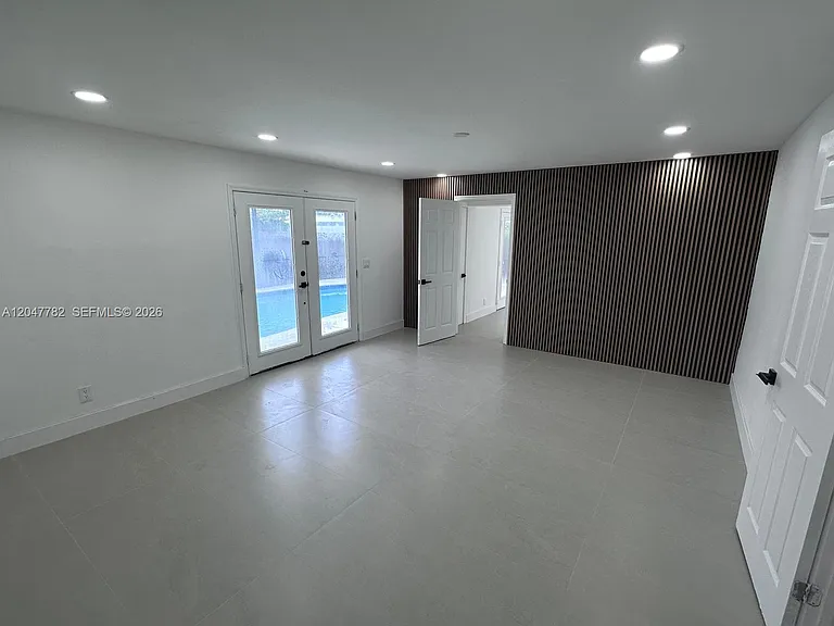 4380 SW 49th Ct — Photo 5