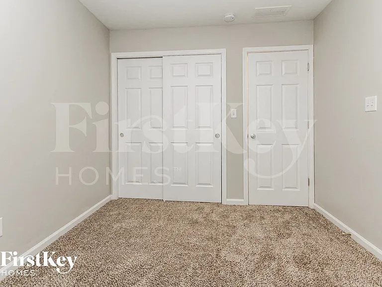 4700 Cork Ct — Photo 11