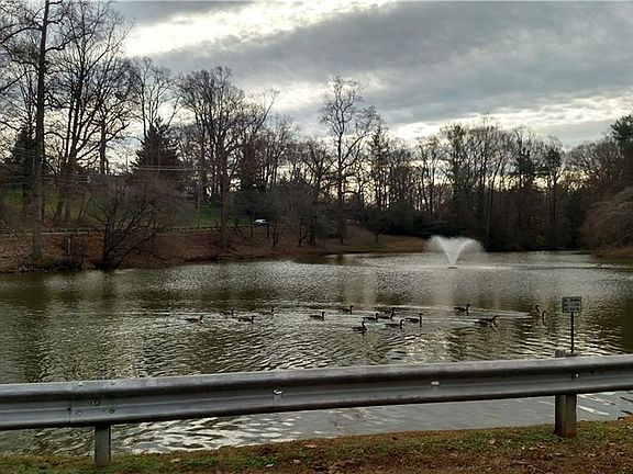 3rd image of 539 Lakeside Dr