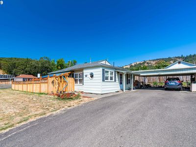 1687 NE Jacobson St, Roseburg, OR, 97470