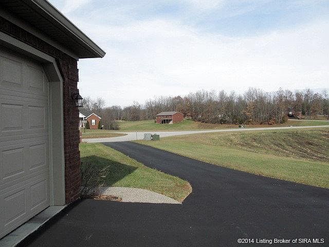1st image of 33 Tecumseh Ct NE