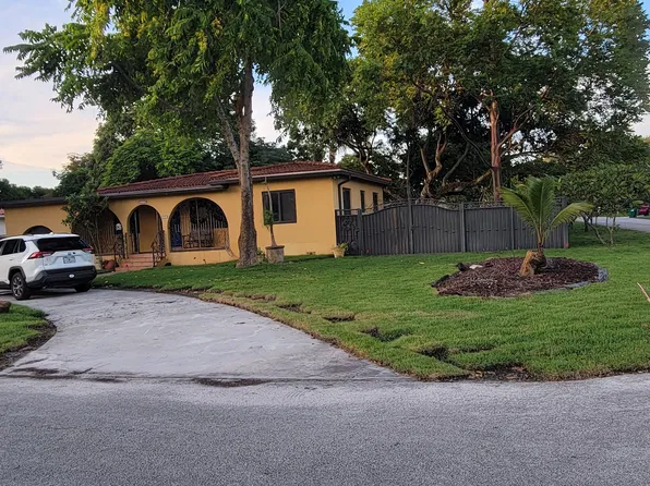 505 NW 153rd St, Miami, FL 33169