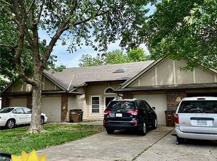 113 N Crest Dr #113, Raymore, MO 64083