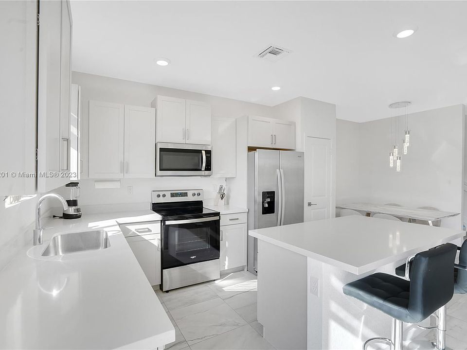 1st image of 1134 SE 23rd Ave #1134