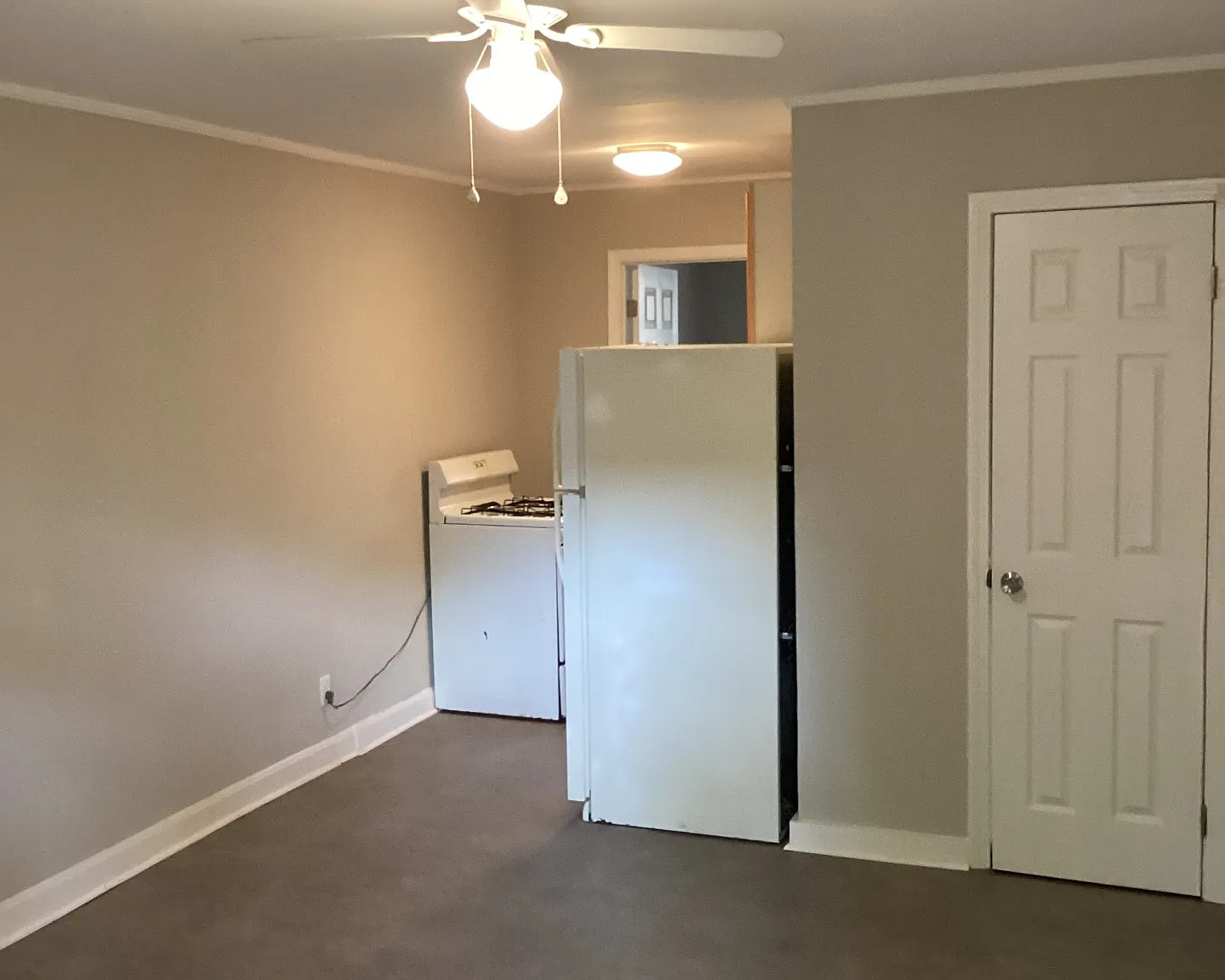 2200 Rebecca St — Photo 1