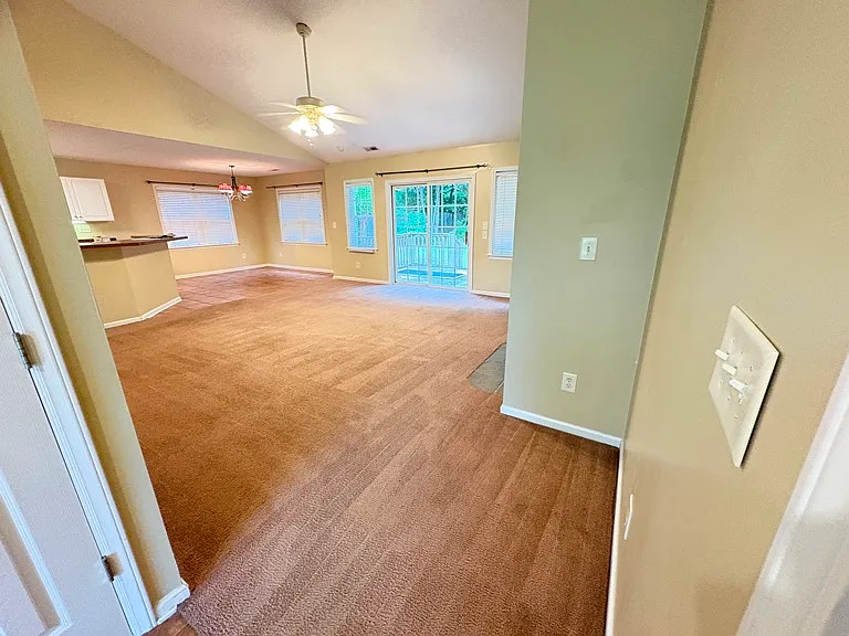 338 Farina Dr — Photo 4
