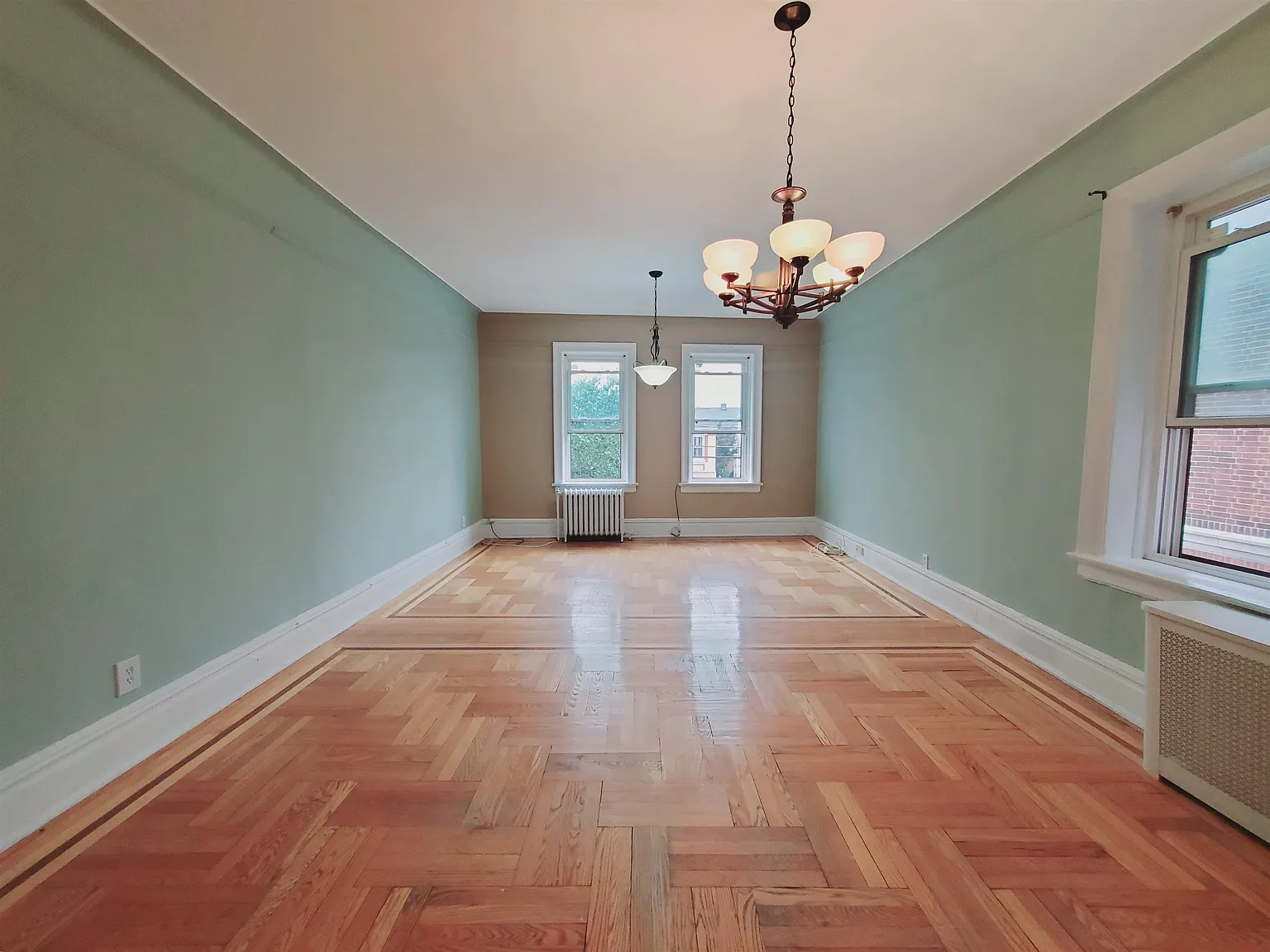 2 bed, 1.0 bath, 1050 sqft, $2,500 — Photo 2