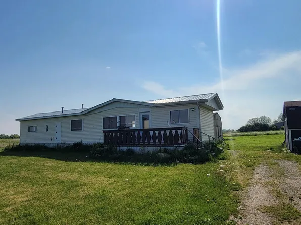 2538 Harneck Rd, Applegate, MI 48401