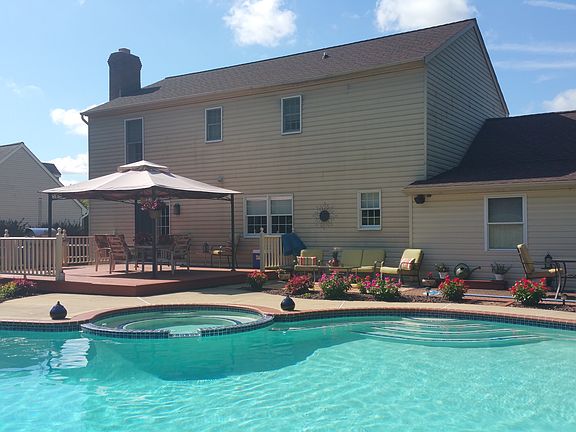 5th image of 1704 Shakespeare Dr