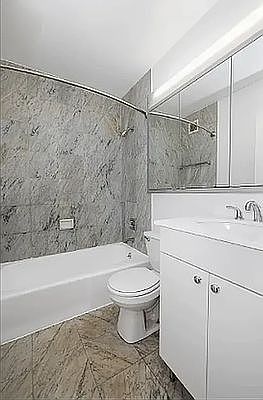 5th image of 245 E 44th St APT 25D