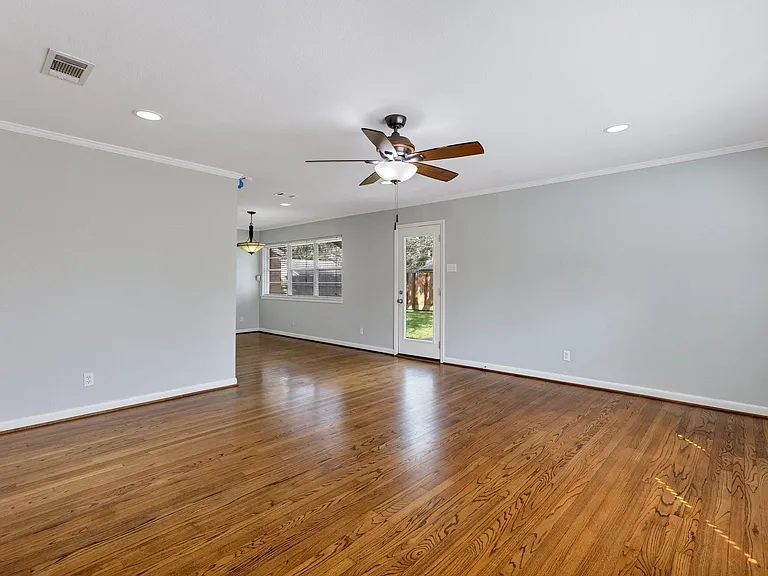 4750 Sanford Rd — Photo 5