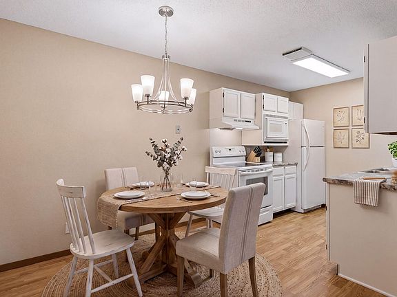 3rd image of 4 Pine Tree Dr APT 215
