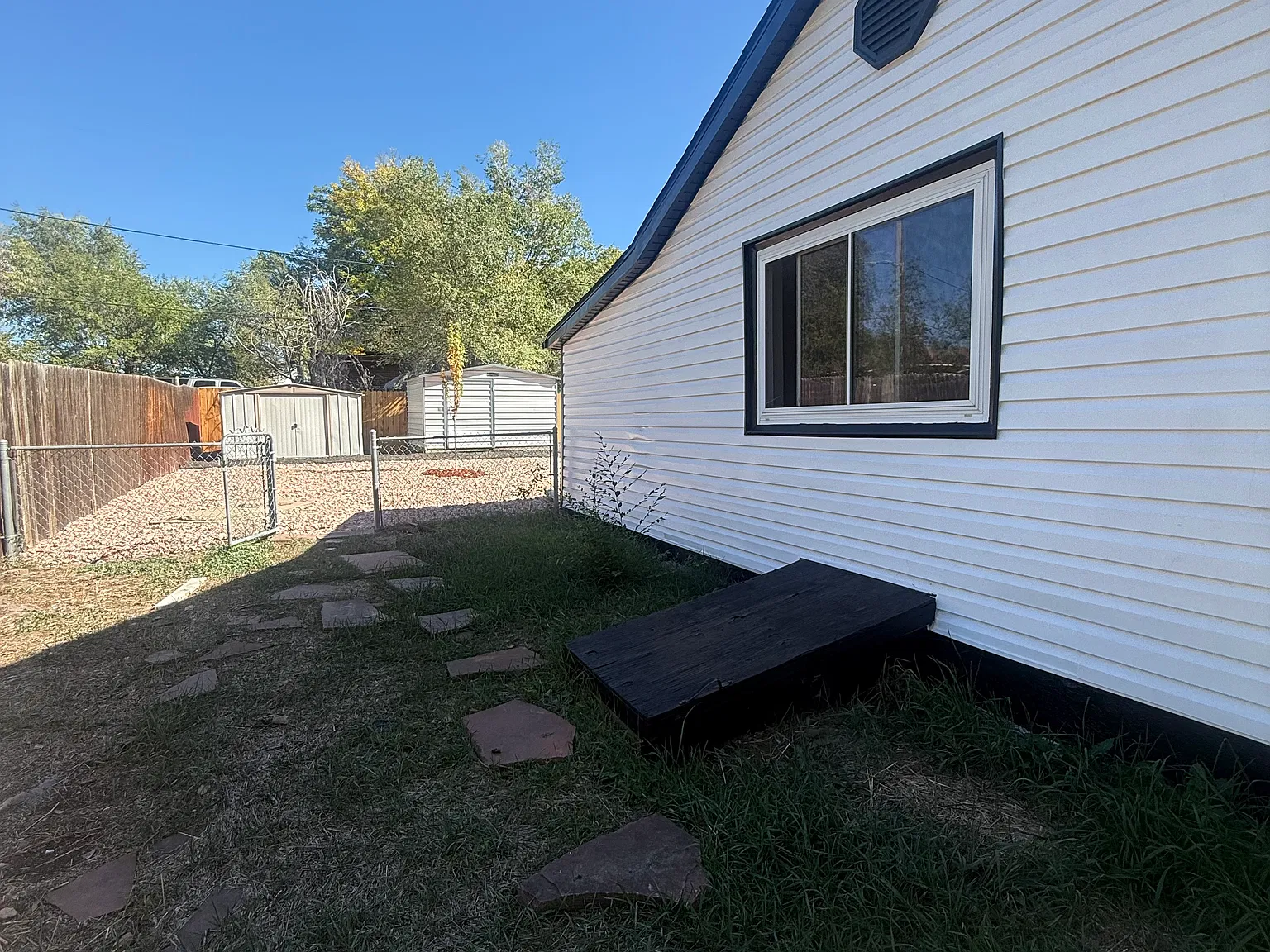 3 bed, 1100 sqft, $3,000 — Photo 4