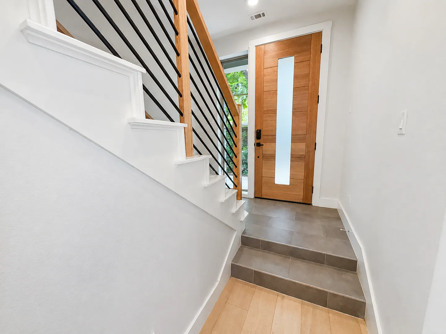 Modern Luxury in Farmers Branch — Photo 3