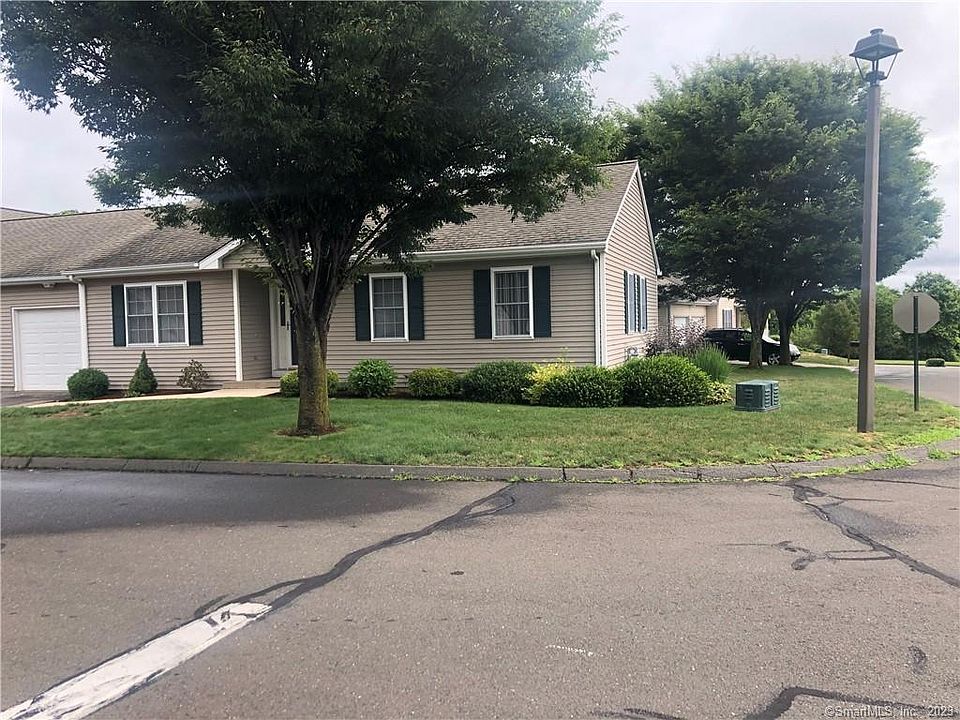 Quail Hollow Apartments - Vernon Rockville, CT | Zillow