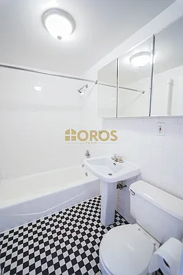 Rented by City Connections Realty | media 15