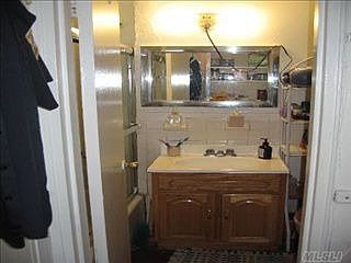 3rd image of 87-70 173rd St APT 6J