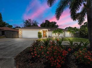 3948 Helene St, Sarasota, FL 34233