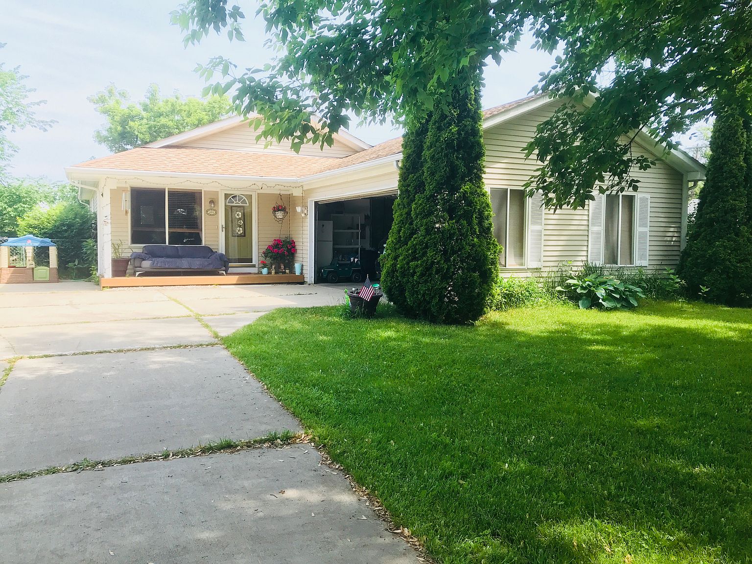 2954 Chrysler Ave, Waterford, MI 48328 Zillow