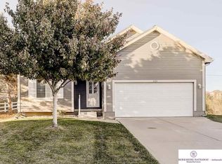 5133 N 160th Cir, Omaha, NE 68116