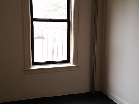 4th image of 1292 Washington Ave APT 15