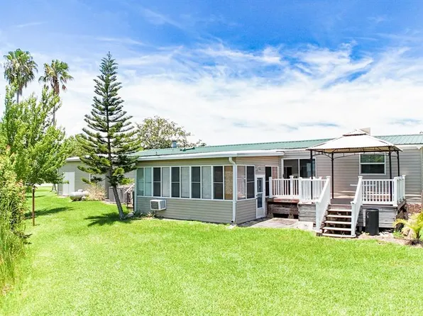 31636 Gladys Ln, Tavares, FL 32778