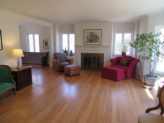 4th image of 490 Rock Creek Dr