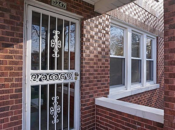 2nd image of 5247 S Richmond St #1