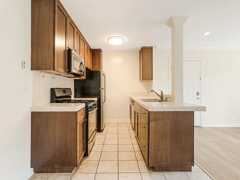 1832 S Bundy Dr #1838 — Photo 15