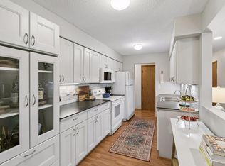 2710 Dale St N #B107, Roseville, MN 55113